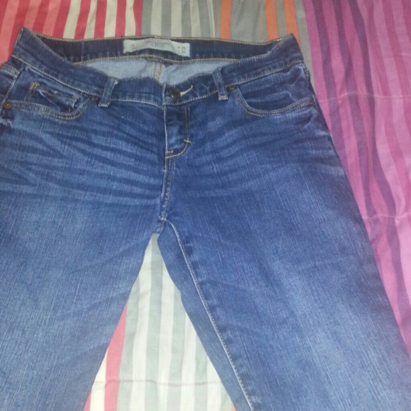 SOLD Jeans - Picture 3 of 4