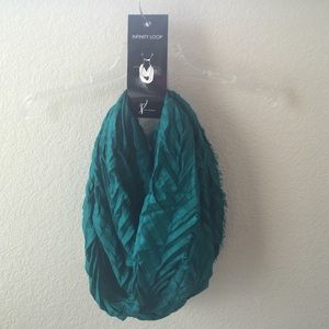 Infinity loop teal scarf