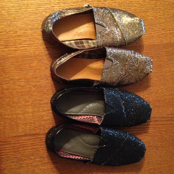 Sparkly toms/bobs 2 pair