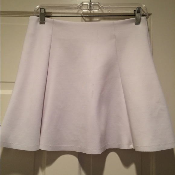 Simple White Skirt w/Invisible Zipper!