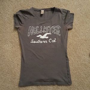 Gray Hollister tee