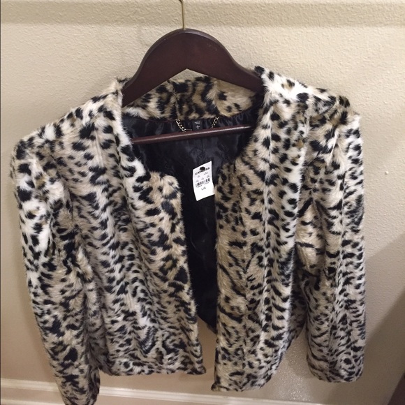 EXPRESS Faux Fur Leopard Jacket Trade w @kitty_kat