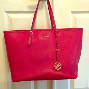 Authentic Michael Kors Jet Set Large Tote
