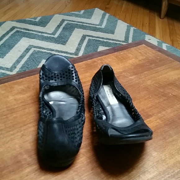 Simply Vera Wang Open Toe Shoe