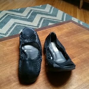 Simply Vera Wang Open Toe Shoe