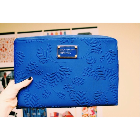 MARC BY MARC JACOBS Mini Mareika Neoprene Case 13"