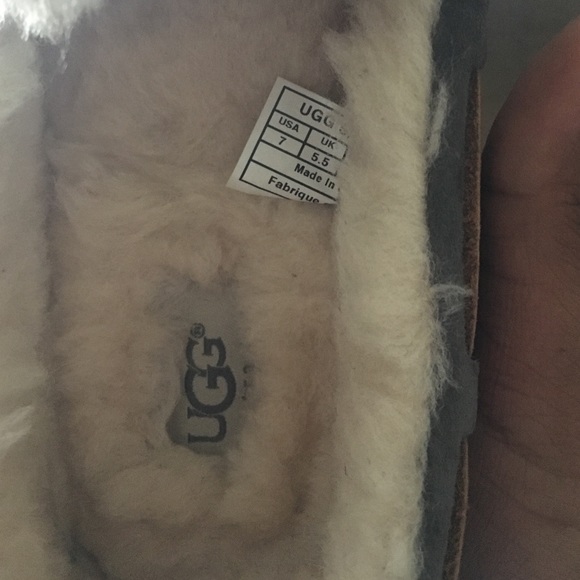 Warm cozy Ugg Australia moccasins - Picture 2 of 3