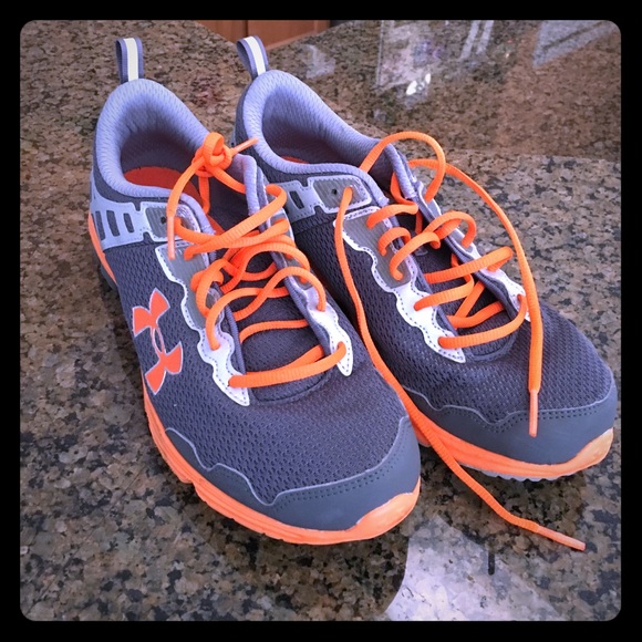 Under Armor running shoes (men's size 9)