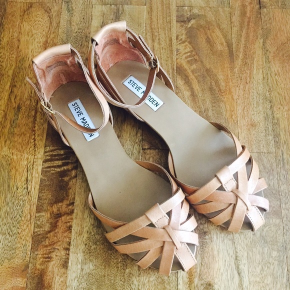 steve madden strappy flat sandals