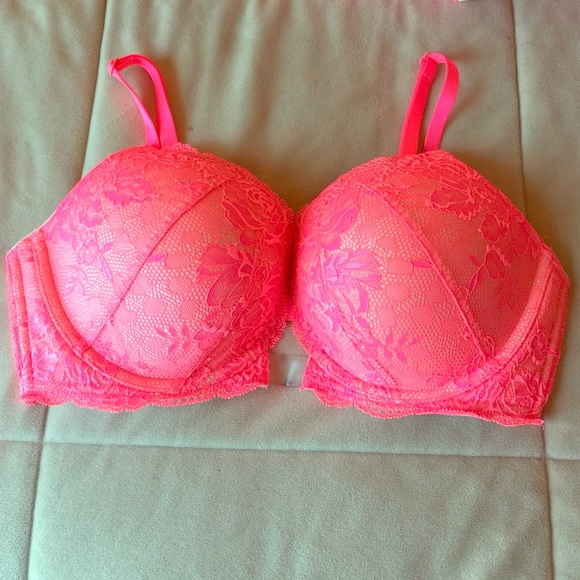 36D Pushup by Victoria's Secret bra discontinued.