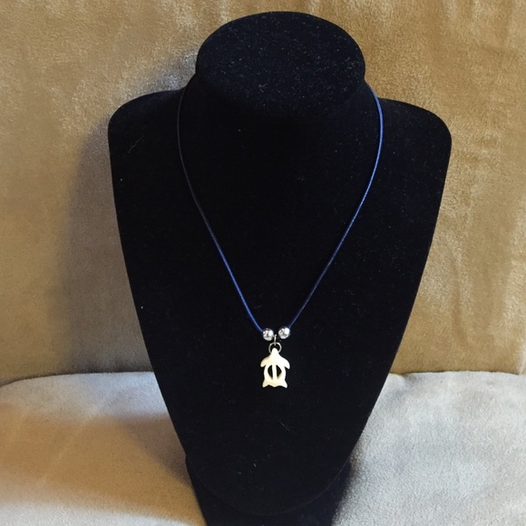 Tropical turtle necklace - Picture 1 of 5