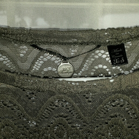 Bke lace long sleeve shirr - Picture 2 of 4