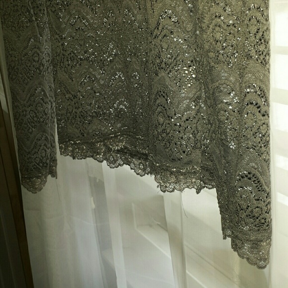 Bke lace long sleeve shirr - Picture 3 of 4