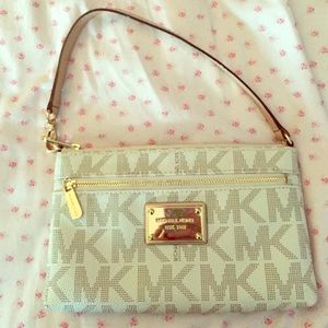 Authentic Michael Kors Wristlet