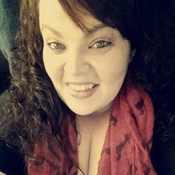 Meet your Posher, Neelie