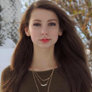 Meet your Posher, Leila