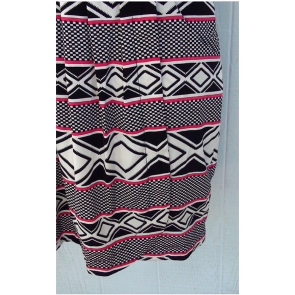 🎀BeBe Aztec T-Back 2-Tier Wrap Dress W/ Pockets🎀 - Picture 4 of 4