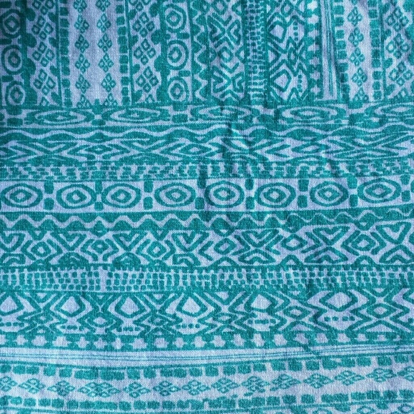 Patterned Top - Picture 2 of 3