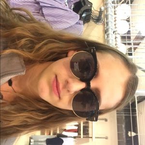 Meet your Posher, Imane