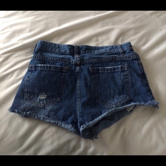 ‼️SOLD‼️✨High Rise Demin Shorts✨ - Picture 2 of 2