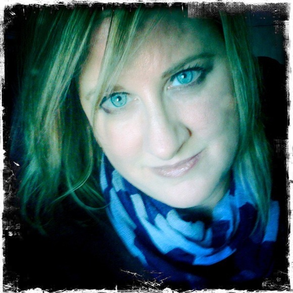 Meet your Posher, Christine - Picture 1 of 1