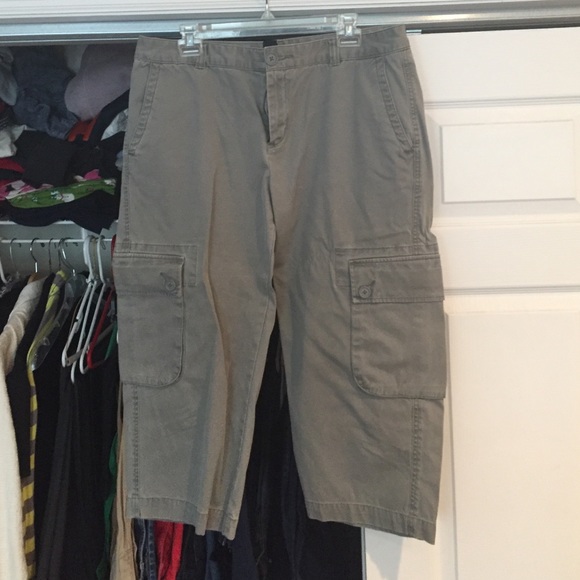 Cargo Capri pants