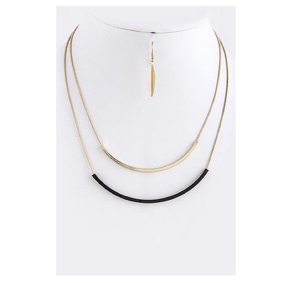 Jewelry - Metal bar layer necklace