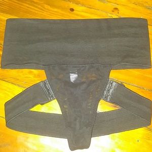 High Waist trainer/butt lifter NWT