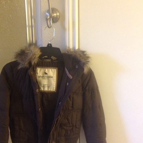 Abercrombie - Picture 1 of 4