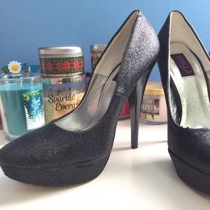 ➰Black Sparkly Heels
