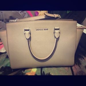 Large Selma Michael Kors in Pear Grey