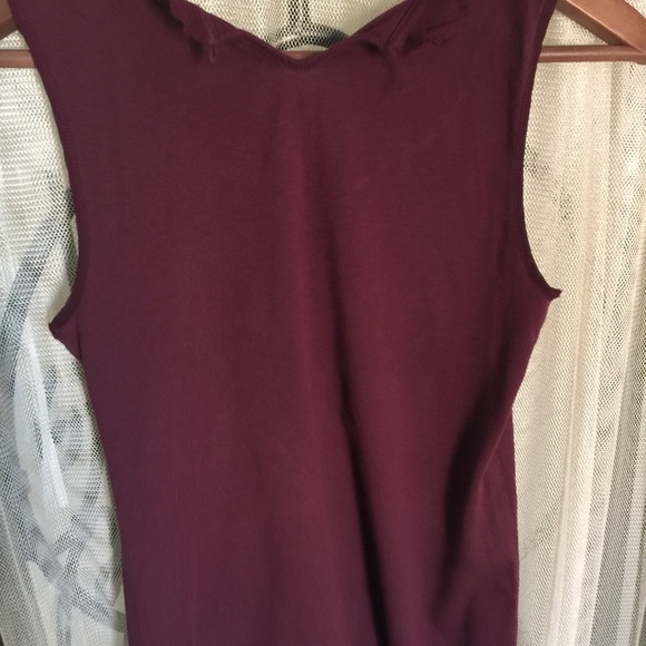 Ann Taylor Loft Wine color top...💋size small - Picture 3 of 4