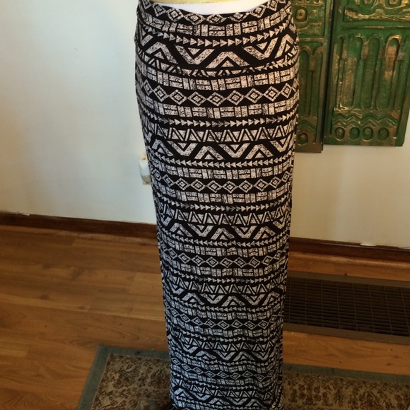 Kirious Dresses & Skirts - Boho Style stretch knit skirt