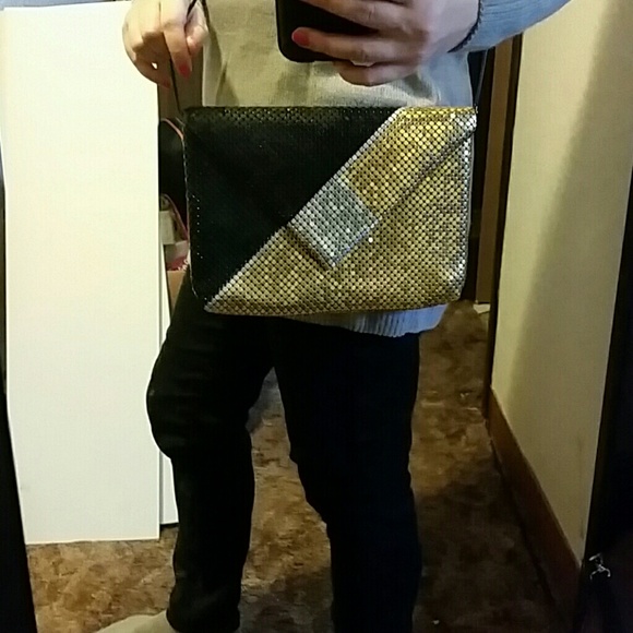 Metal mesh clutch