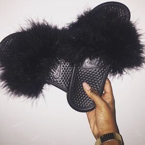 Nike Fluffy Slides