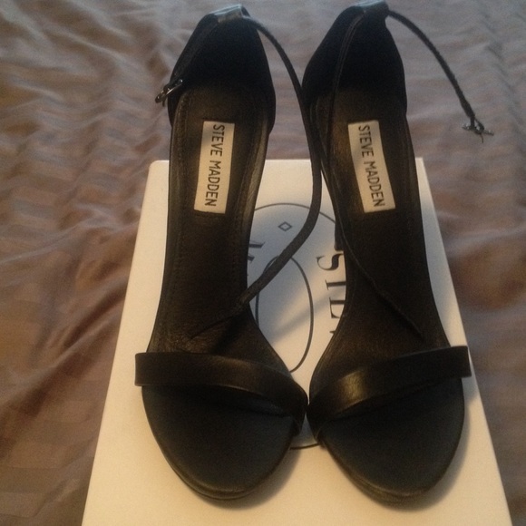 STEVE MADDEN black sandals 7 1/2(size)