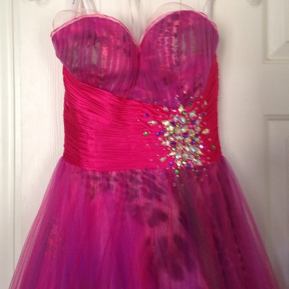 Prom dress - Picture 2 of 4