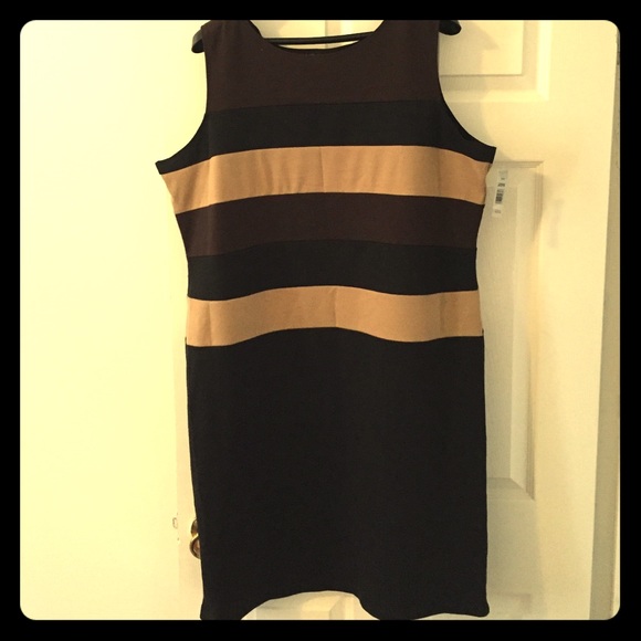 Dress new comes from smoke and pet free home