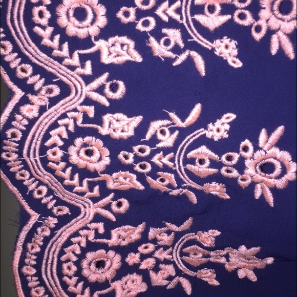 Cute blouse - Picture 3 of 4