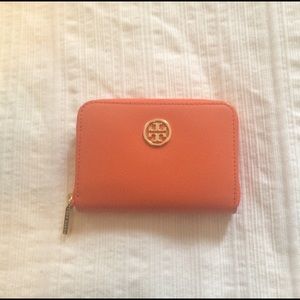 *NEVER USED* Tory Burch Robinson zip coin case