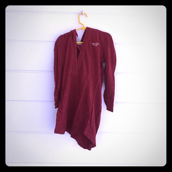 Hollister Burgundy Hooded Long-Sleeved Sweater