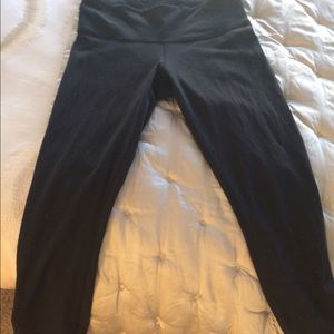 Lululemon black crop wunder under size 6