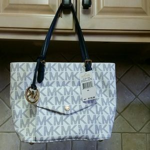 SOLD----Authentic Michael Kors purse