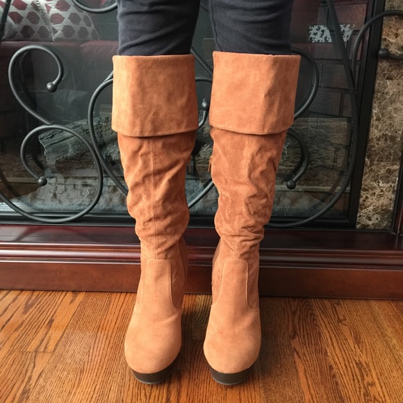Shoes - Suede Knee Boot