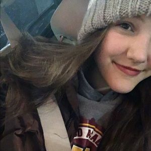 Meet your Posher, Chloe
