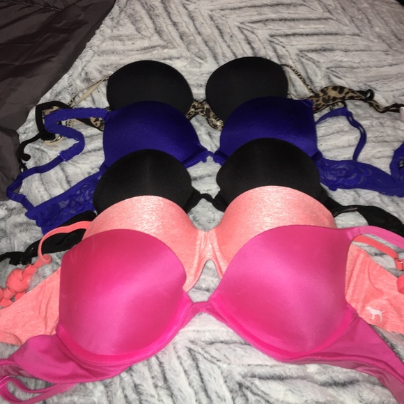 Victoria's Secret PINK bras all size 34A 80 for al