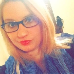 Meet your Posher, Katelyn