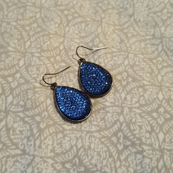 Earrings - Picture 1 of 1