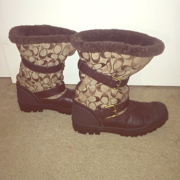 Coach snow boots in the style "Holiway"