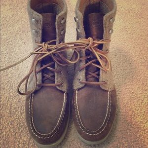 Men's Sperry top sider boots.